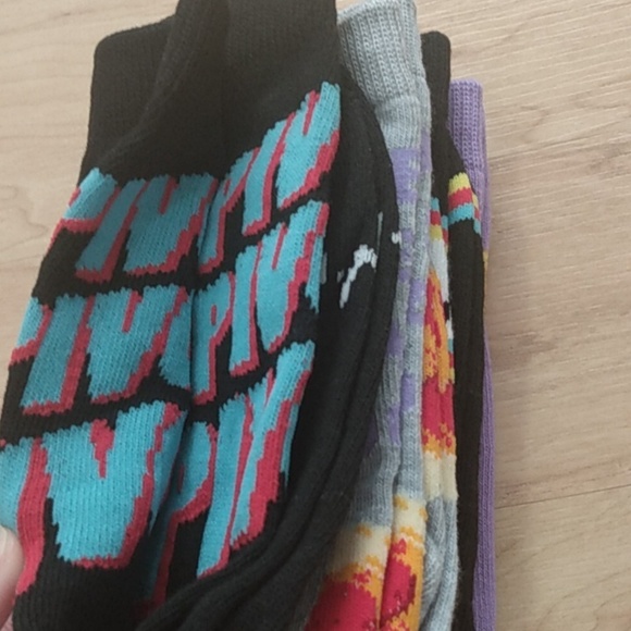 Friends TV Series 4 pack Crew Socks Size 4-10 - Picture 3 of 9